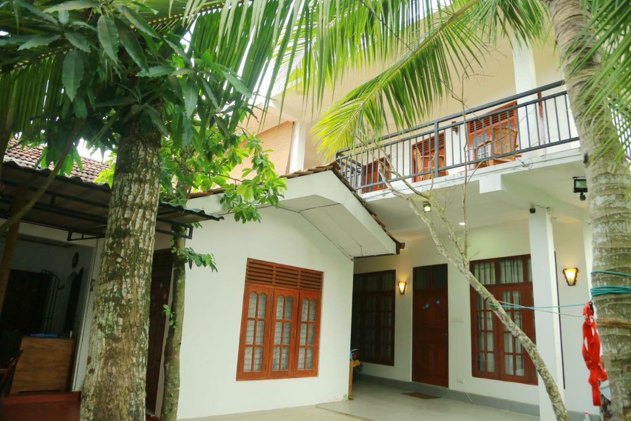 Gihan Guesthouse Mirissa Exterior photo